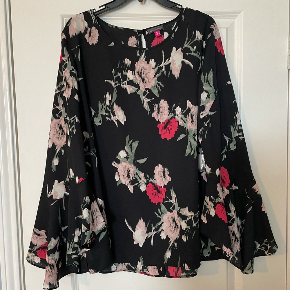 NWOT Vince Camuto Floral Blouse
